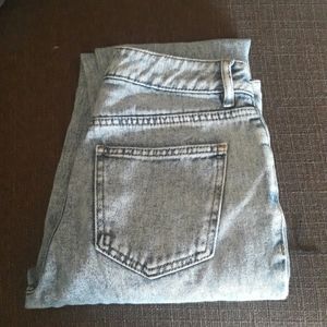 I am selling pacsun mom jeans size 23